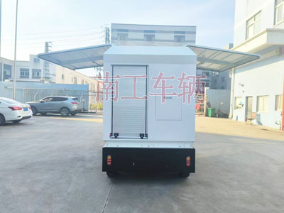 2吨电动球友会(中国) 飞翼箱式工具拖车I.jpg