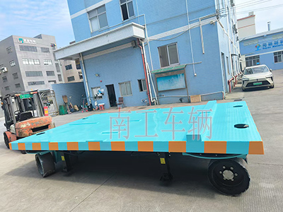 18吨重型球友会(中国) 四个转盘工具拖车3I.jpg