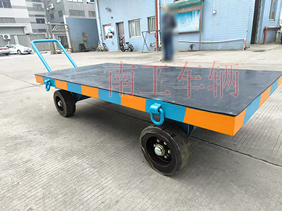 3吨小型球友会(中国) 带橡胶垫工具车4I.jpg